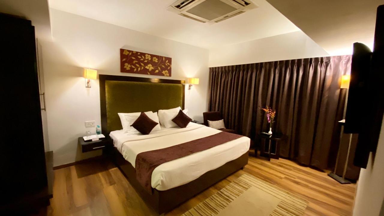 Gis Select Banjara Hill Hotel Хидерабад Екстериор снимка