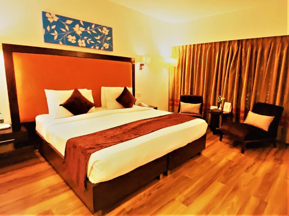 Gis Select Banjara Hill Hotel Хидерабад Екстериор снимка