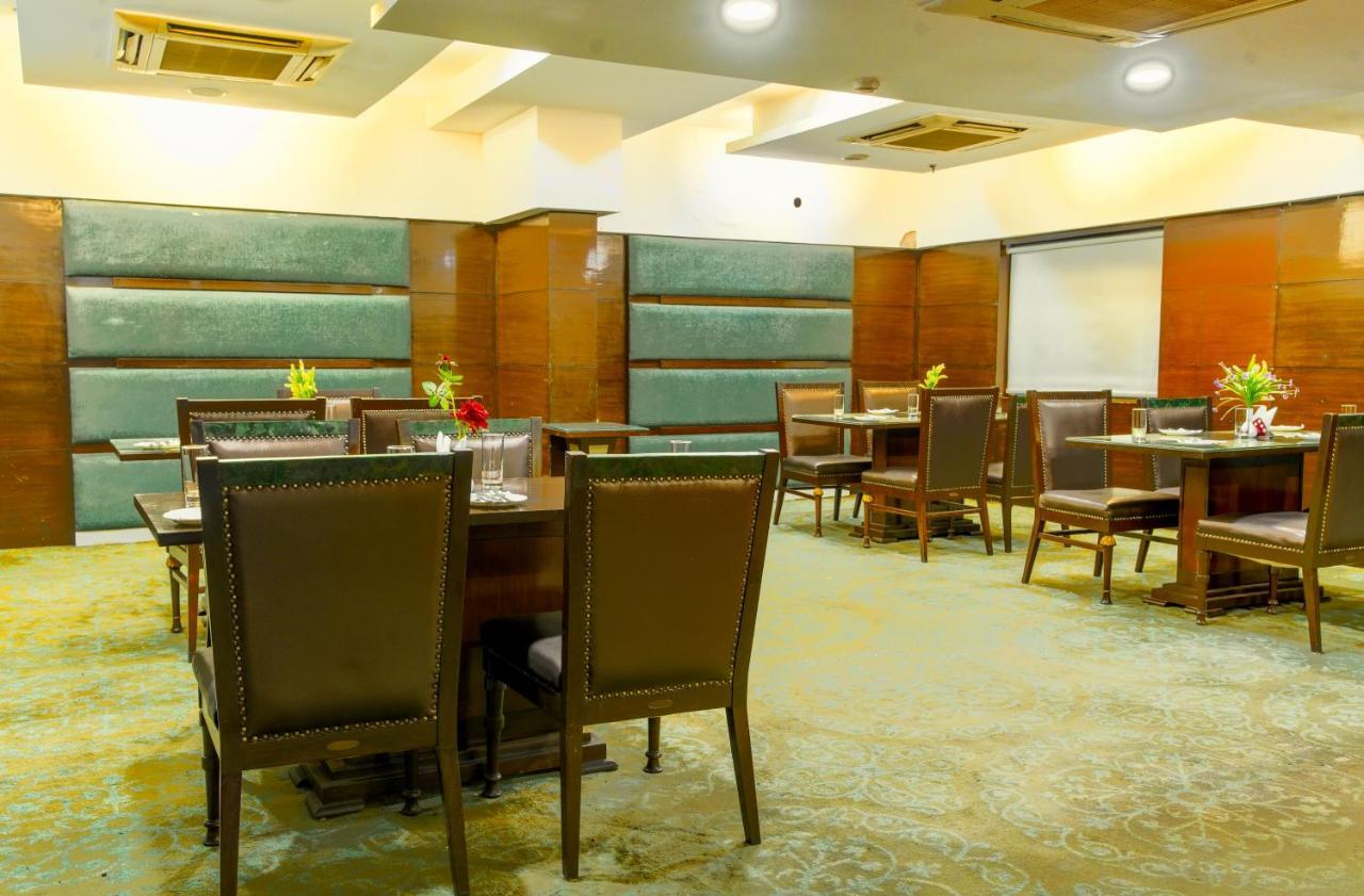 Gis Select Banjara Hill Hotel Хидерабад Екстериор снимка