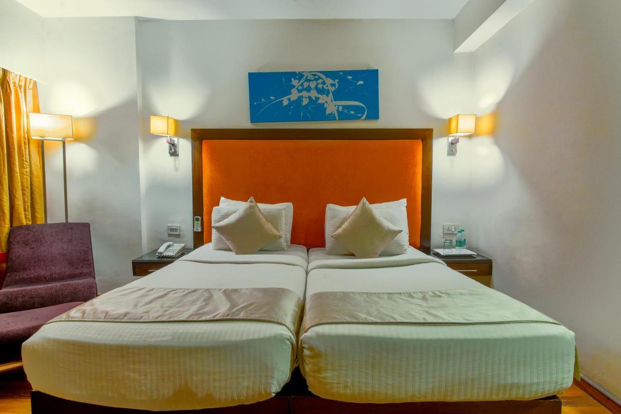 Gis Select Banjara Hill Hotel Хидерабад Екстериор снимка