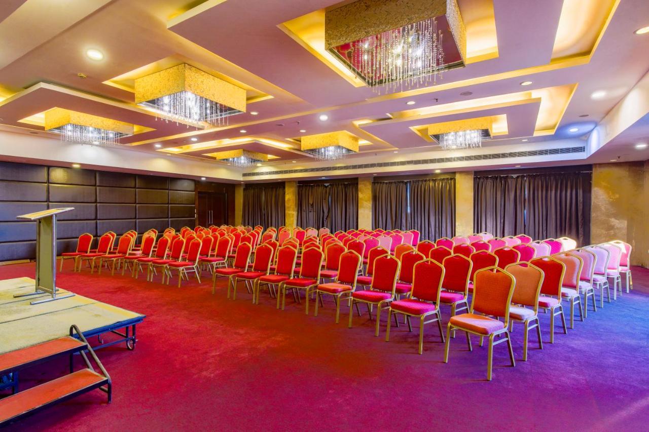 Gis Select Banjara Hill Hotel Хидерабад Екстериор снимка