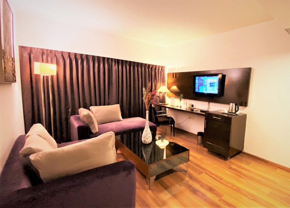 Gis Select Banjara Hill Hotel Хидерабад Екстериор снимка