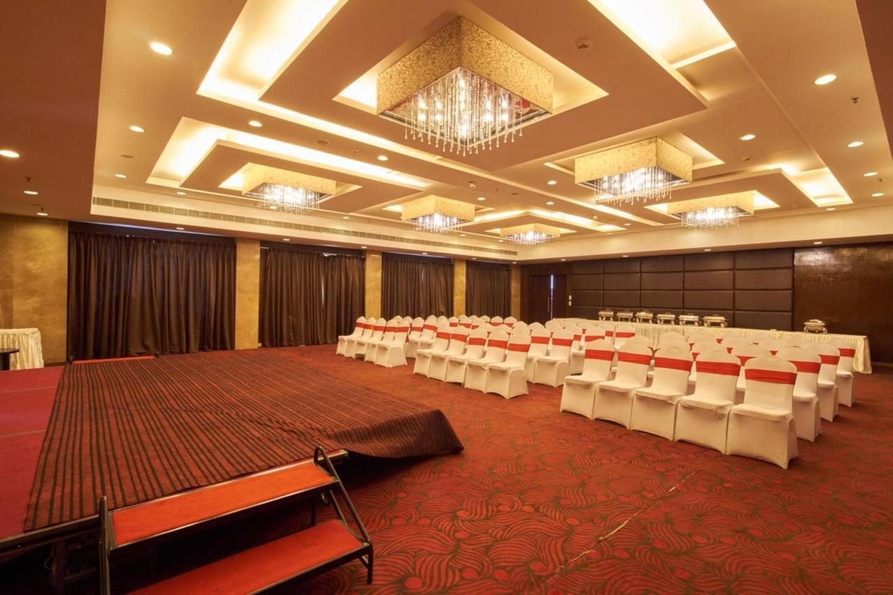 Gis Select Banjara Hill Hotel Хидерабад Екстериор снимка